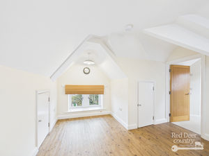 Kitchen/Dining Room- click for photo gallery